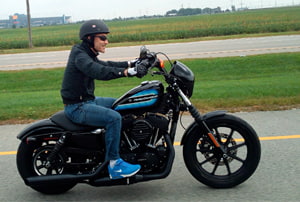 Harley Davidson Sportster en la Ruta 66 en Illinois