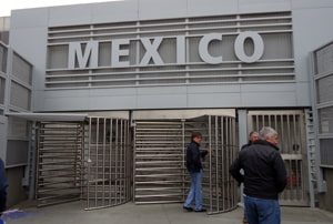 Cruzando la frontera mexicana hacia el centro de Tijuana