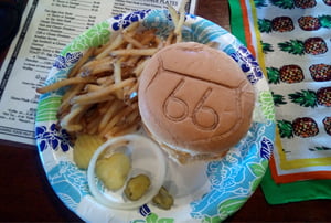 Cultura americana con una  Hamburguesa de la Ruta 66