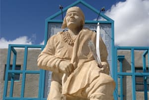 Monumento a los indios Navajo en Gallup, New Mexico.